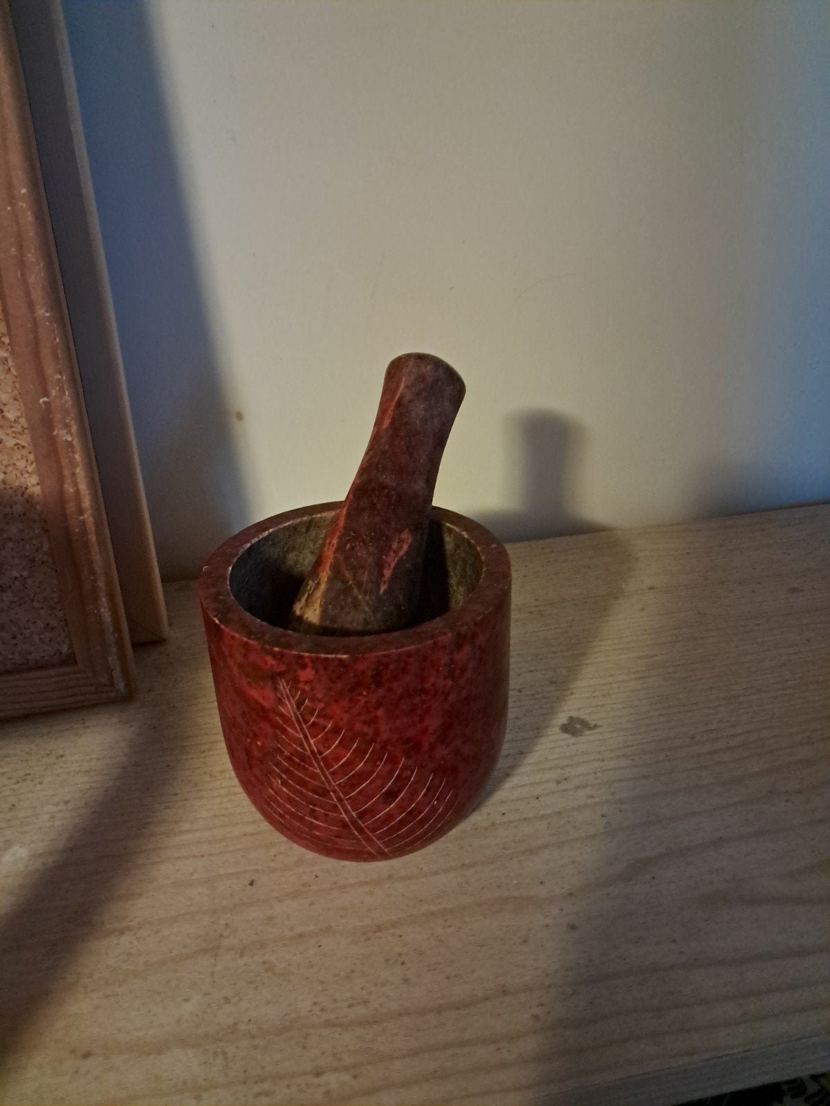 Mooie rode vijzel met stamper, Ophalen