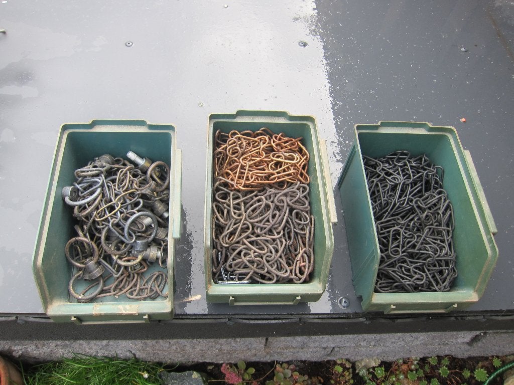3 bakken met ketting, voor hobby of project, Ophalen, Zo goed als nieuw