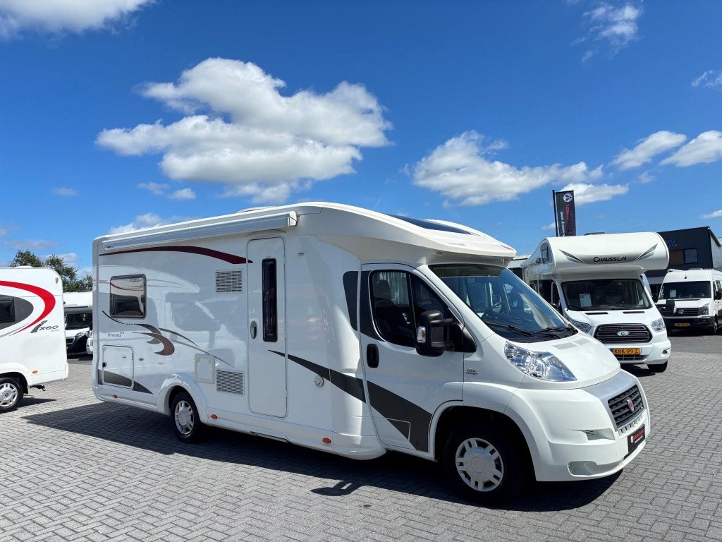 Eura Mobil Terrestra 720 Enkele-bedden/2015/Hefbed/Lithium!, Fiat, 7 tot 8 meter, Bedrijf, Half-integraal