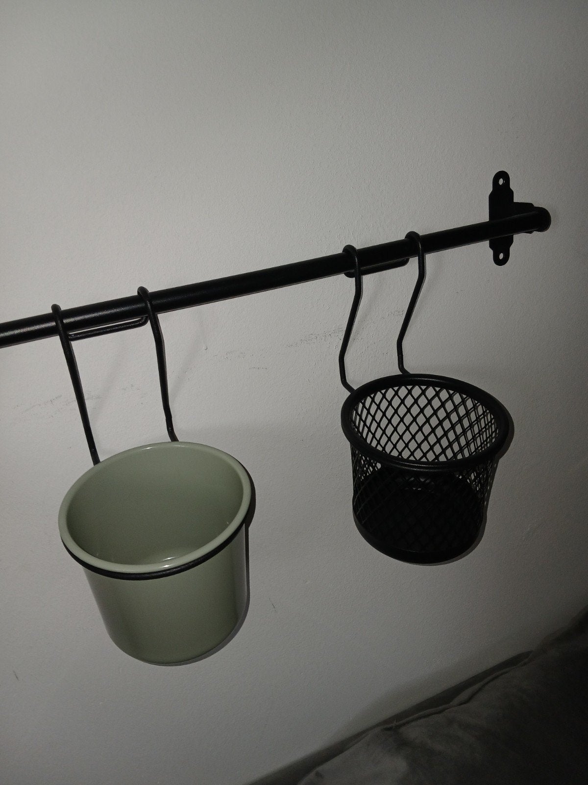IKEA HULTARP rail met 2 containers, zwart en lichtgroen, Gebruikt, Meerkleurig, Ophalen of Verzenden, Metaal