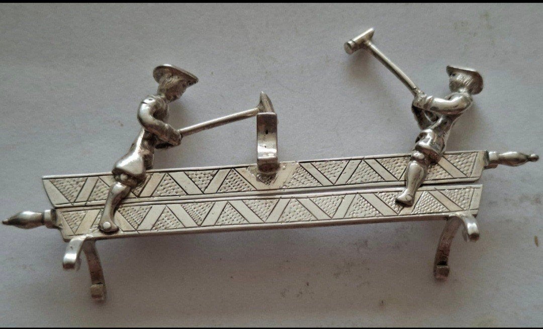 antiek zilver miniatuur smeden. aan het werk.
Smeden aan h, Ophalen, Zilver