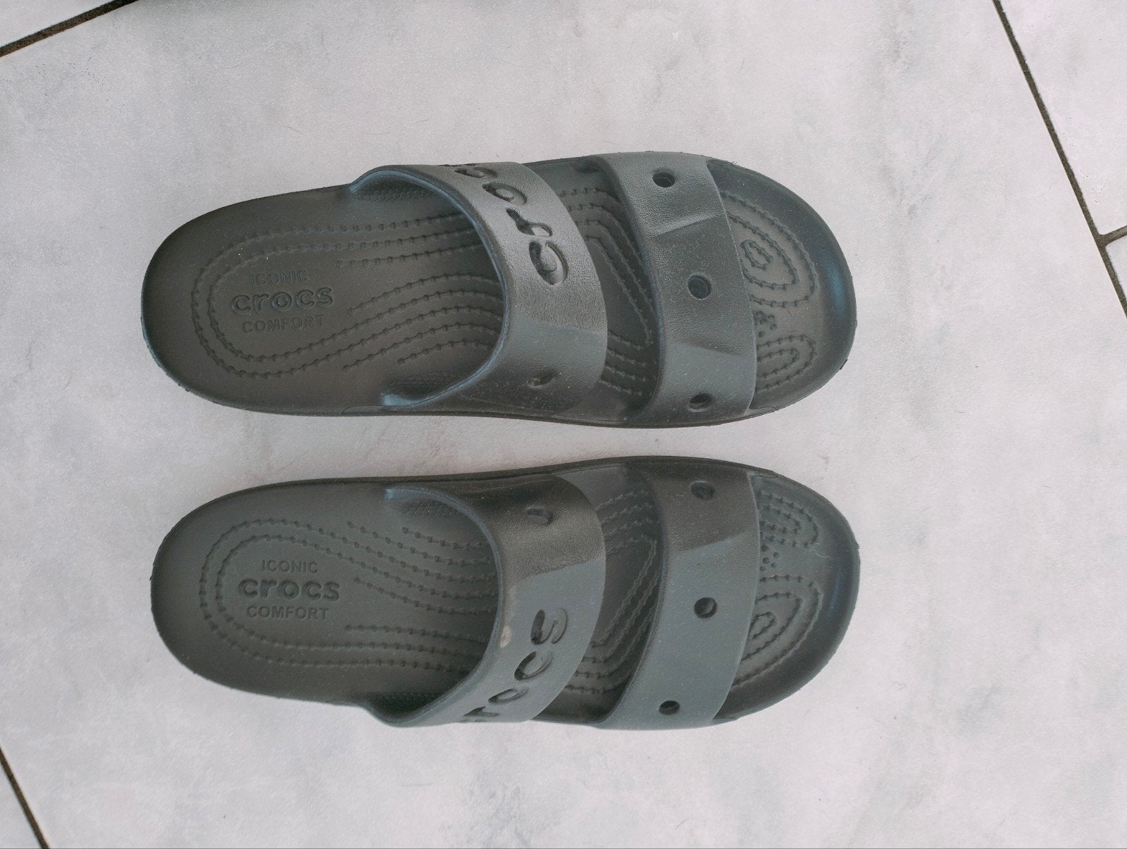 Zwarte crocs slippers, Ophalen, Nieuw, Zwart