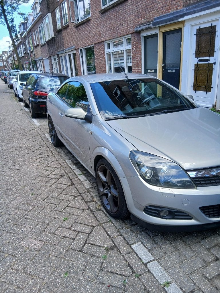 Opel Astra 2.0 Turbo, Twintop 2006 Grijs, Voorwielaandrijving, 1998 cc, Sound system, 4 cilinders