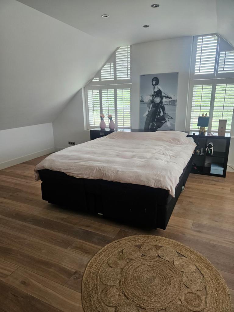 Boxspring 180x220 incl. matrassen en elektrisch verstelbaar., Ophalen, Gebruikt, Zwart, Tweepersoons