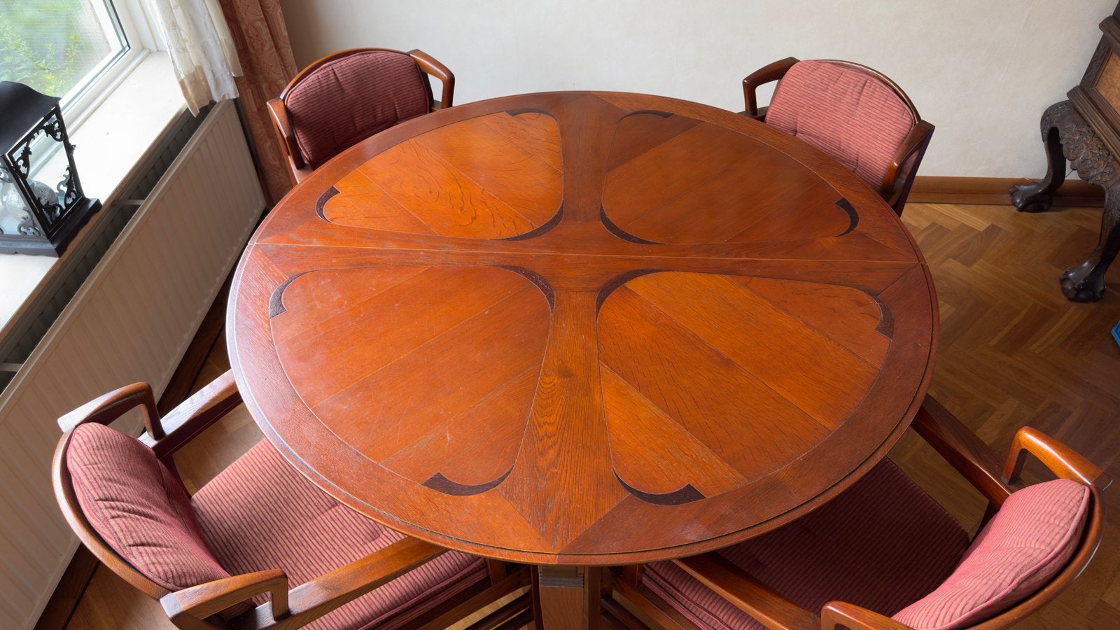 Uitschuifbare eettafel met 4 stoelen, Ophalen