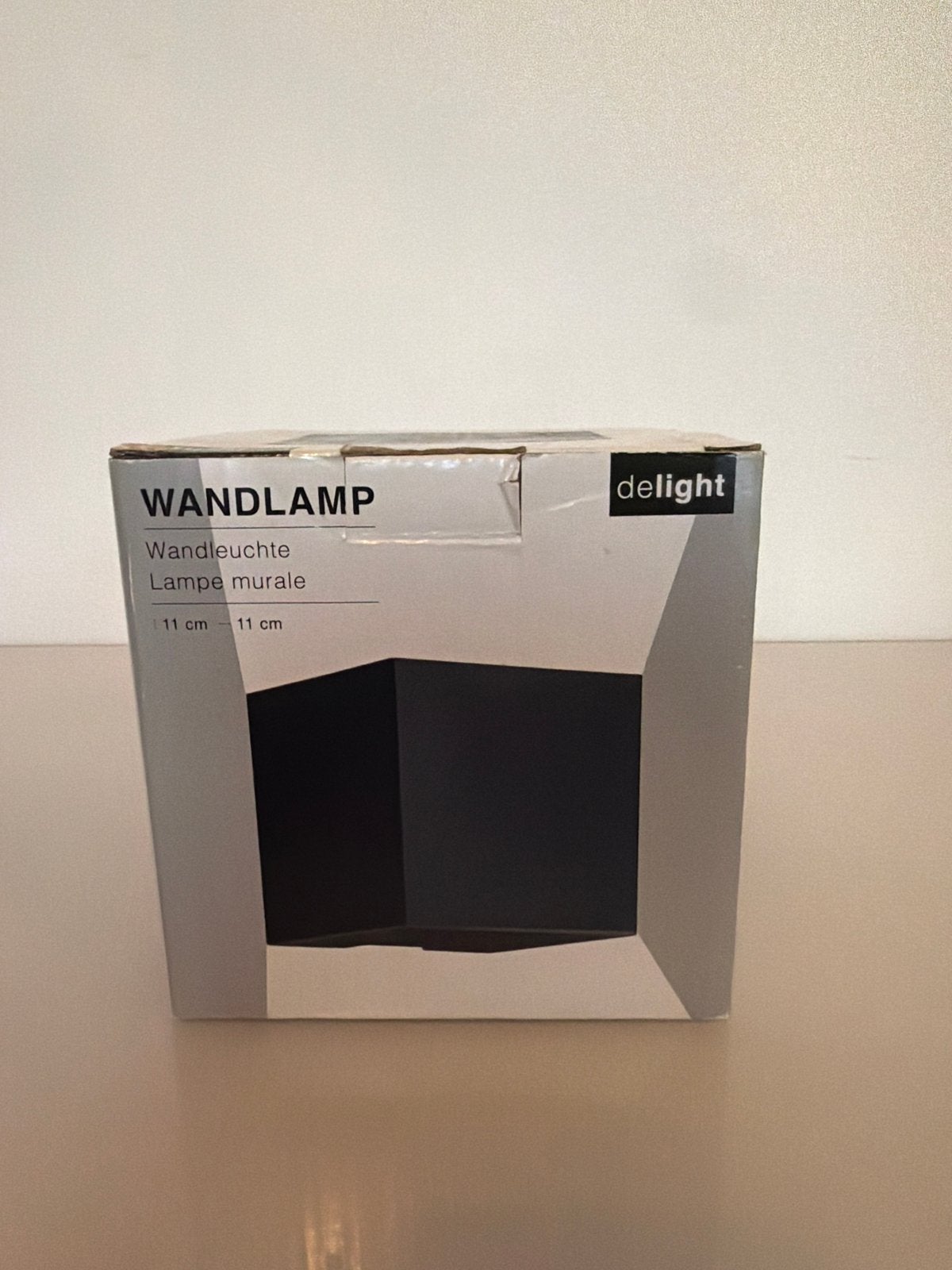 Delight Wandlamp Zwart - Nieuw in doos, Zwart, Nieuw, Ophalen of Verzenden, Wandlamp