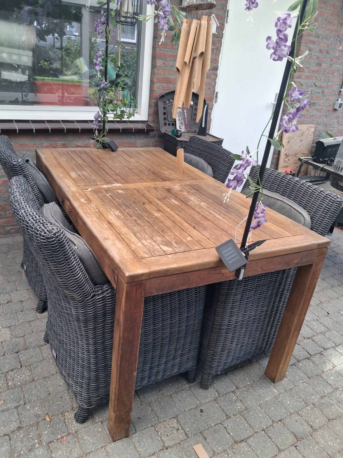Teak houten tafel met 4 Wicker tuinstoelen met kussens - Boi, Tuin en Terras, Ophalen, Gebruikt, Wicker