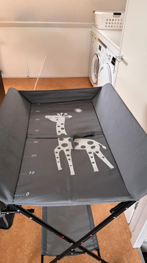te koop inklapbare commode/ luiertafel., Ophalen of Verzenden, Zo goed als nieuw, 50 tot 70 cm, 90 tot 105 cm
