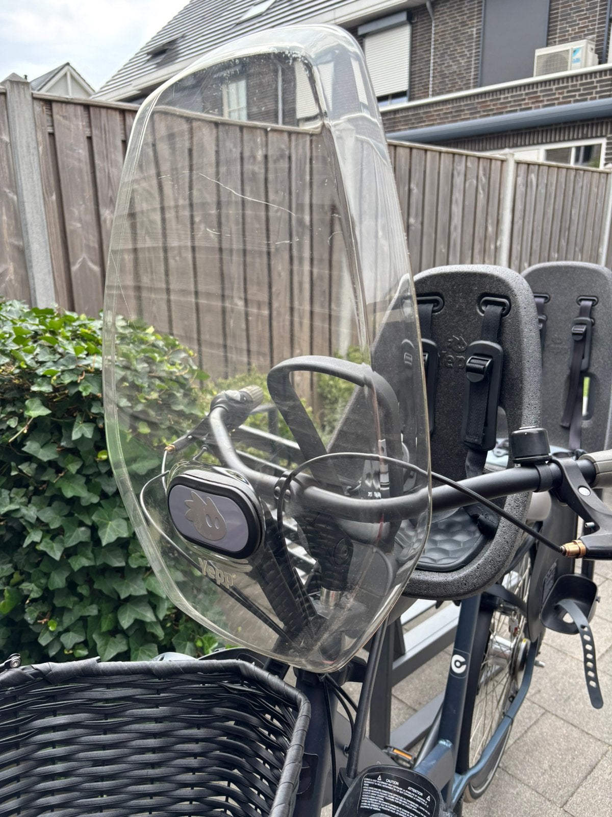 Thule Yepp Nexxt mini fietsstoel met windscherm, Fietsen en Brommers, Fietsaccessoires | Fietsstoeltjes, Ophalen, 0 t/m 18 kg