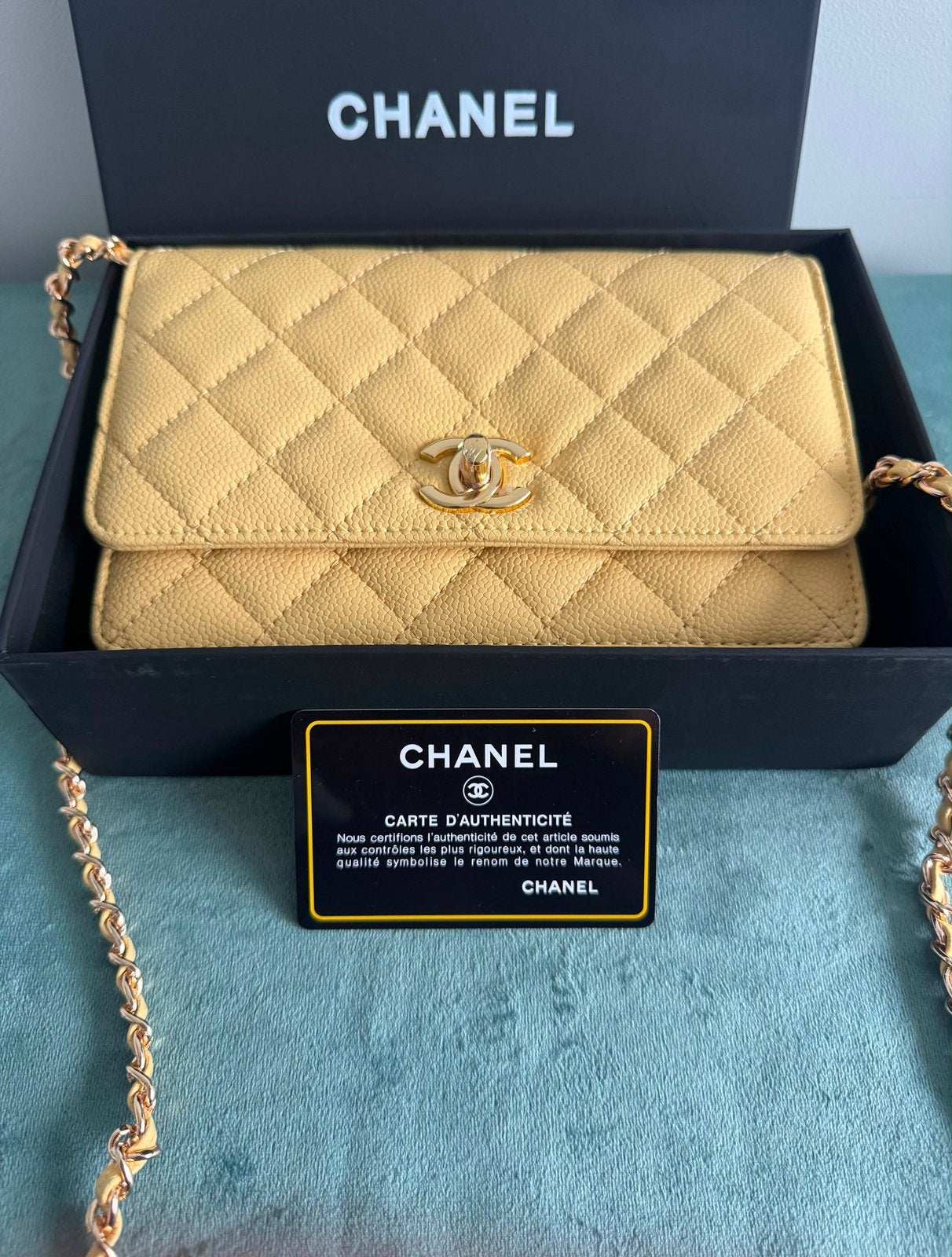 Nieuw Dames Chanel tas butteryellow, Ophalen of Verzenden, Nieuw, Geel, Schoudertasje