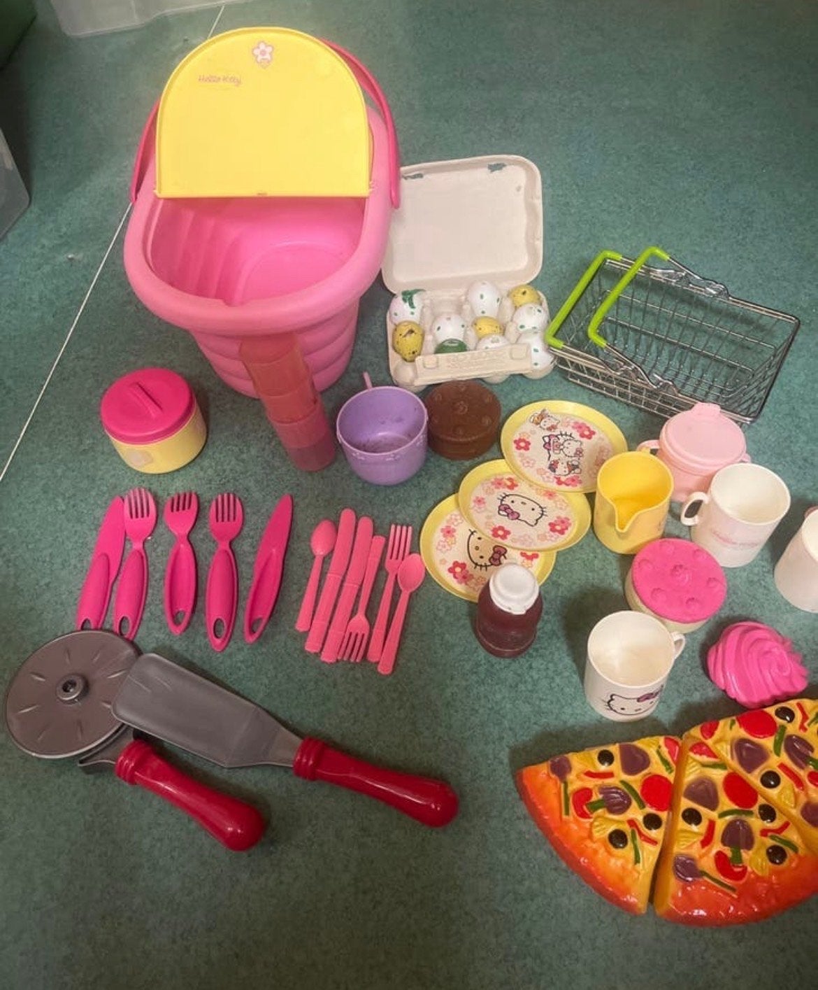 Grote speelgoedkeuken set met Hello Kitty picknickmand, Ophalen of Verzenden, Gebruikt, Overige typen