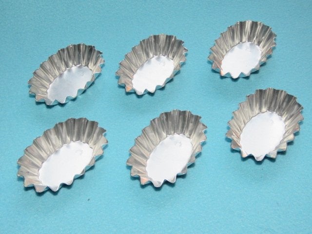 6 Vintage Zweedse metalen bakvormpjes voor koek ovaal, Antiek en Kunst, Ophalen of Verzenden