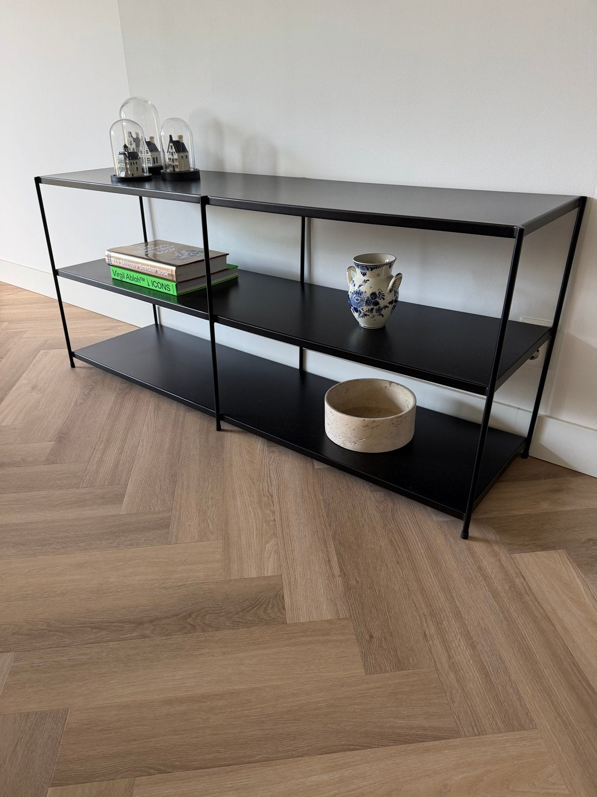 Furnified Zwart stalen dressoir 150x40x64 cm (lxbxh), Ophalen, Met plank(en), 150 tot 200 cm, Zo goed als nieuw