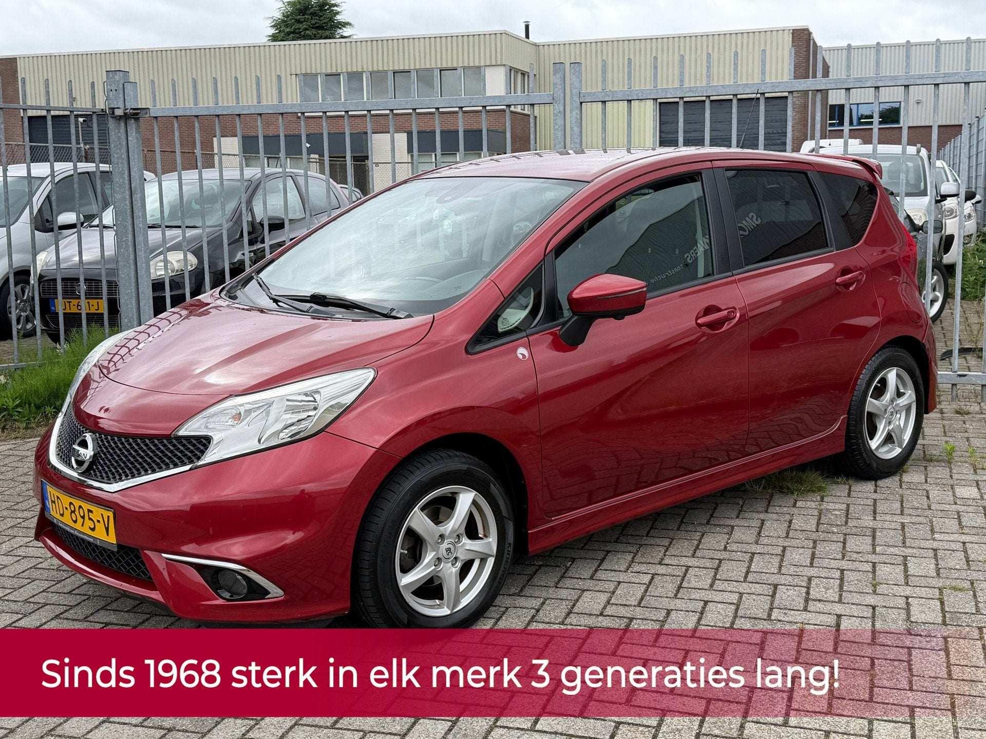 Nissan Note 1.2 DIG-S Tekna 98PK 5 deurs! Navi l 360 camera, Voorwielaandrijving, Stof, Gebruikt, Zwart