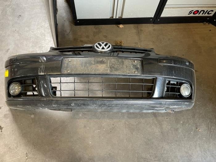 Voorbumper van een Volkswagen Golf, Gebruikt, -, Volkswagen, -
