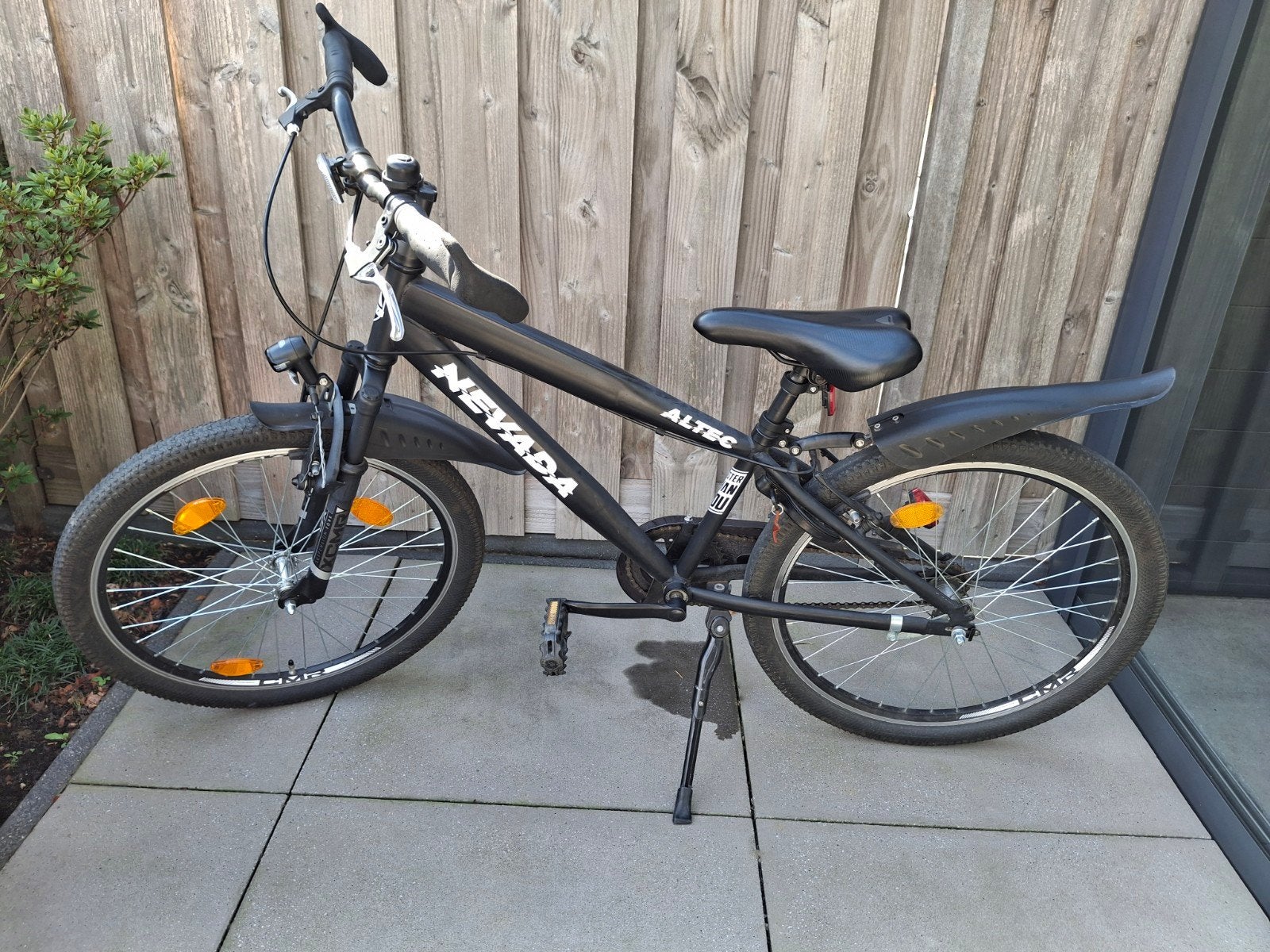 Altec Jongensfiets, zwart, 24 inch. In zeer goede staat!, Ophalen, Terugtraprem, Handrem, Altec Nevada