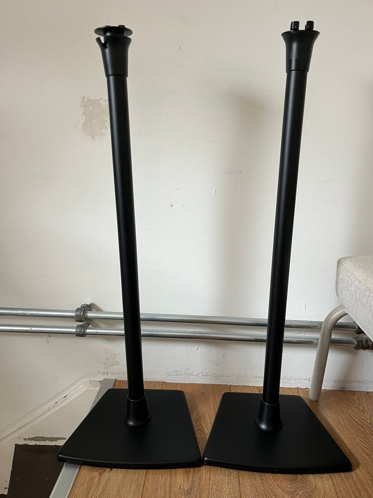 Sonos one vloerstandaards SANUS 2 stuks, Ophalen, Zo goed als nieuw, Vloerstaande luidspreker, Sonos