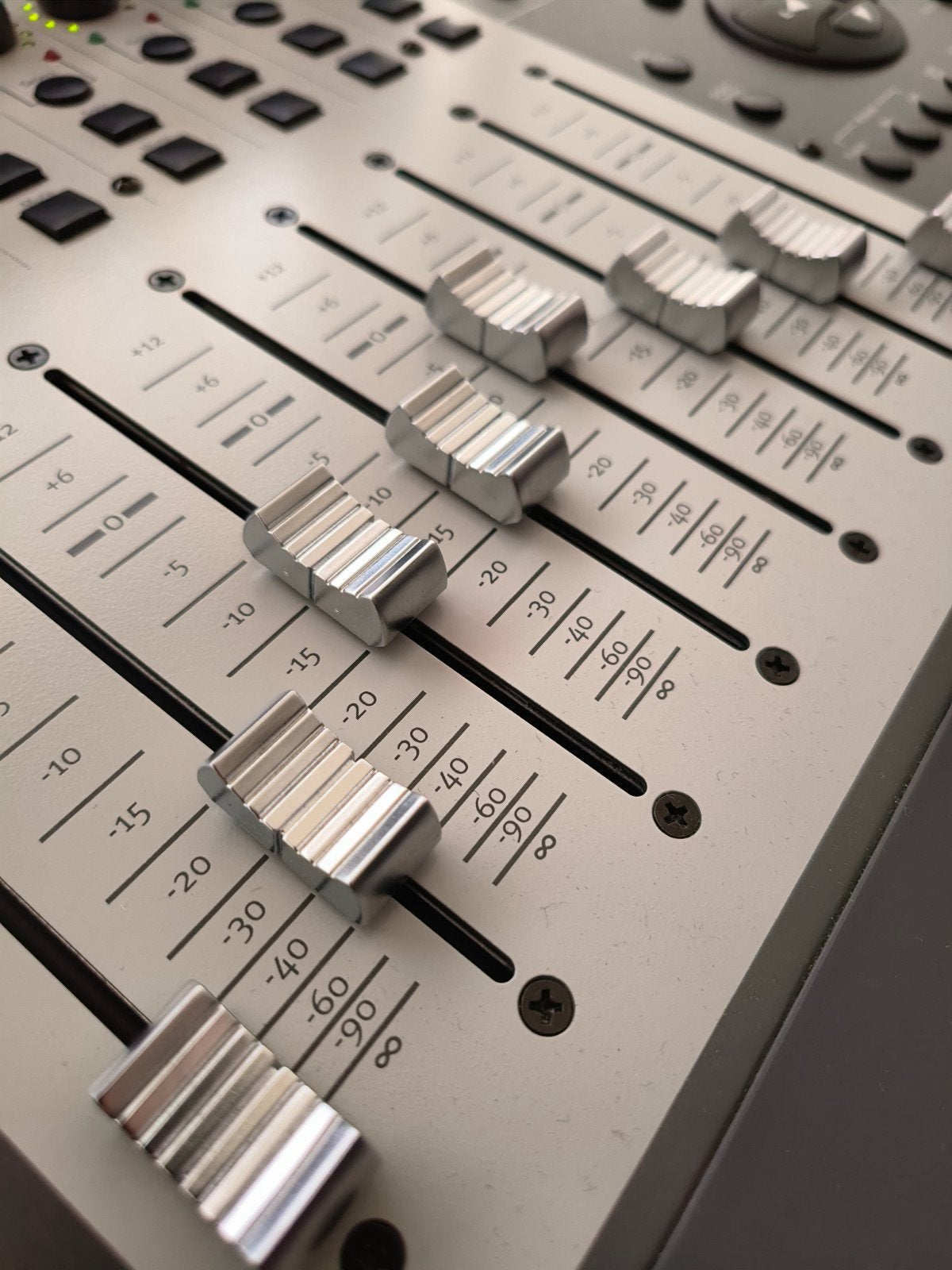 Avid Digidesign Command|8 DAW Controller - Zeer mooie staat, Verzenden, Zo goed als nieuw, 5 tot 10 kanalen