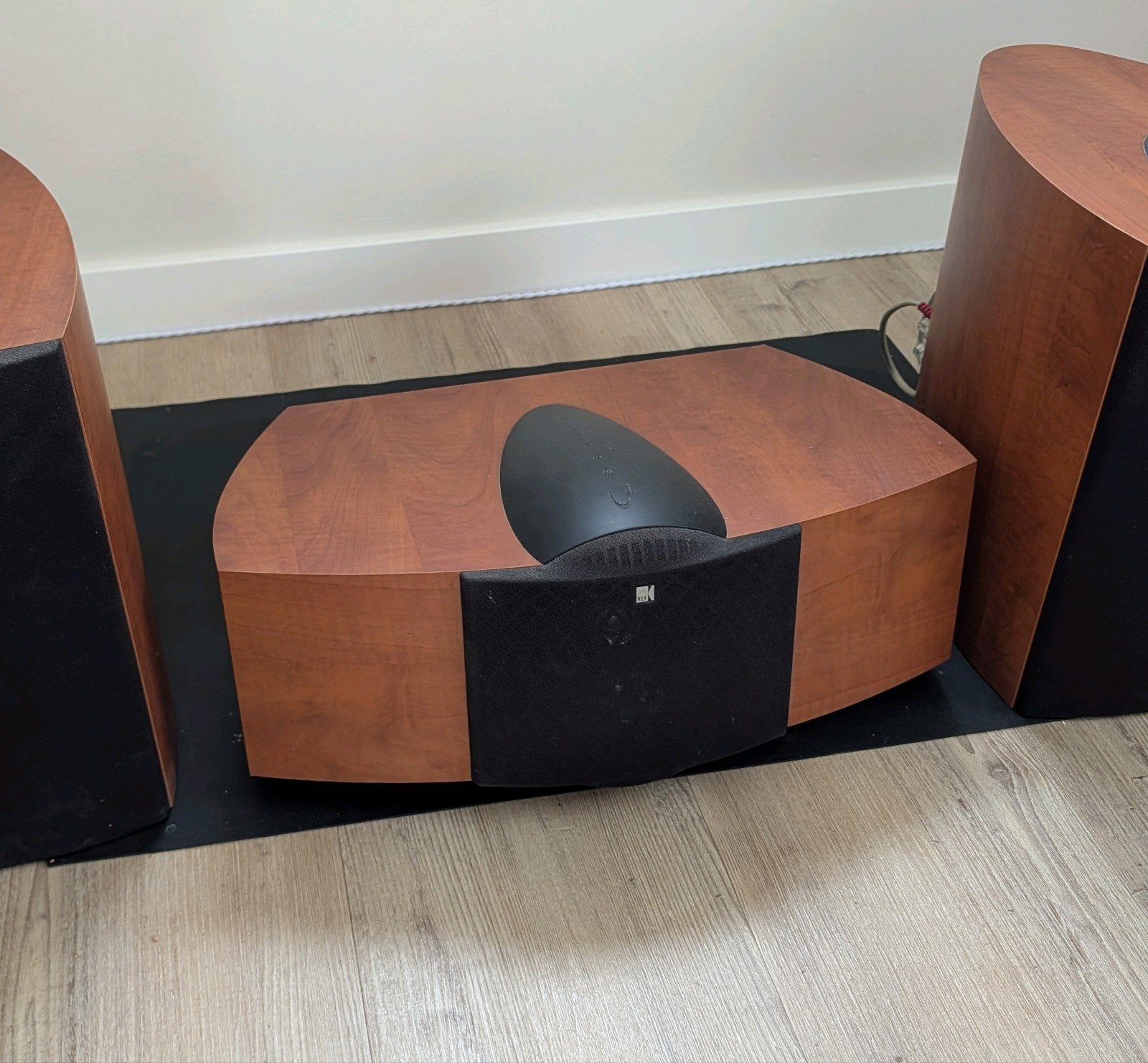 kef q9c center speaker, Zo goed als nieuw, 60 tot 120 watt, Center speaker, Ophalen