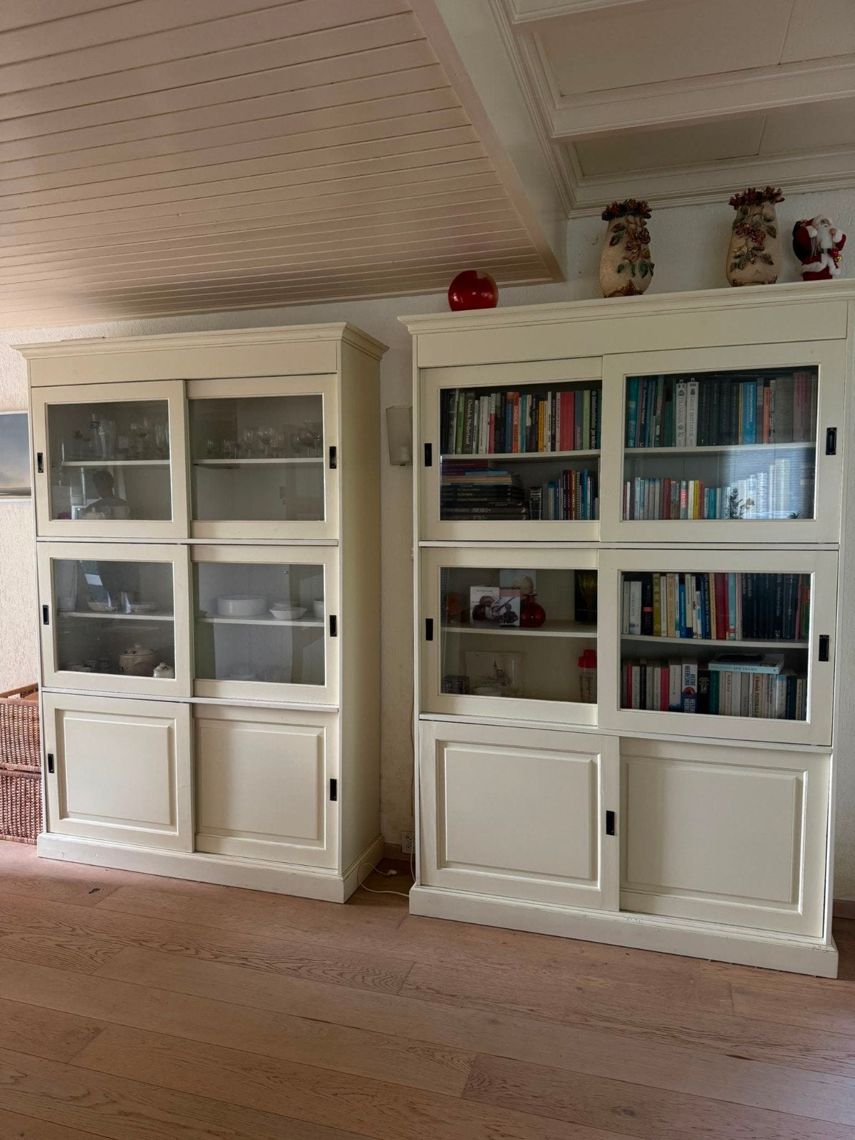 2 witte buffetkasten bieden vanaf 200 euro, Ophalen, Overige materialen, 100 tot 150 cm, Minder dan 100 cm