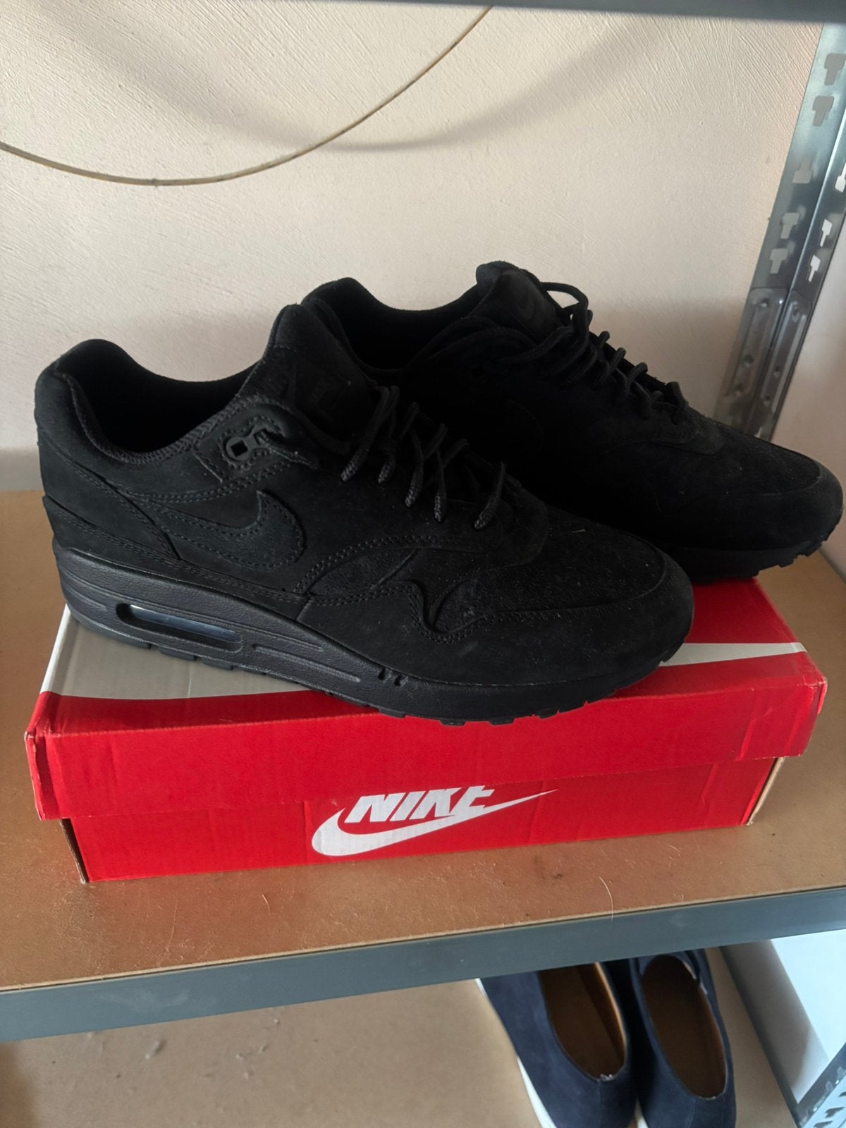 Nike air max 1 black cat maat 41, Ophalen of Verzenden, Zo goed als nieuw, Zwart