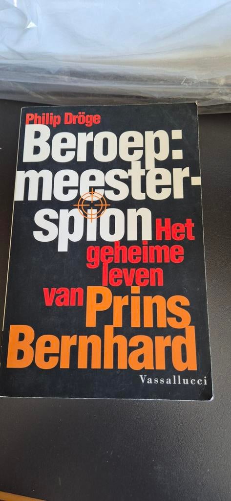 P. Droge - Beroep : meesterspion, Ophalen of Verzenden, Zo goed als nieuw, P. Droge