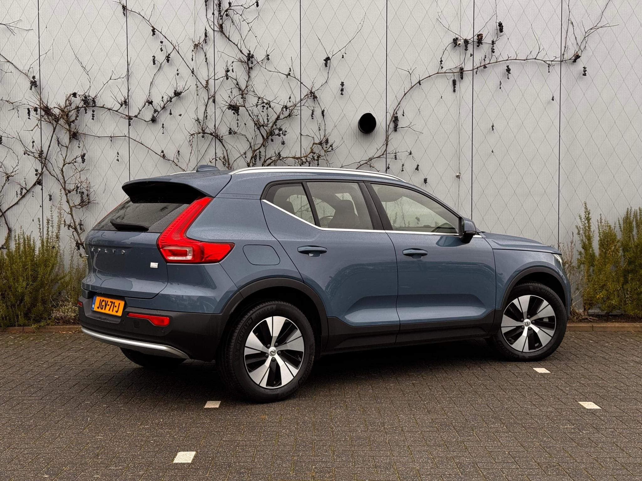 Foto 3 van Volvo XC40 Plug-in Hybrid T4 Core Bright | Facelift | Cruise
