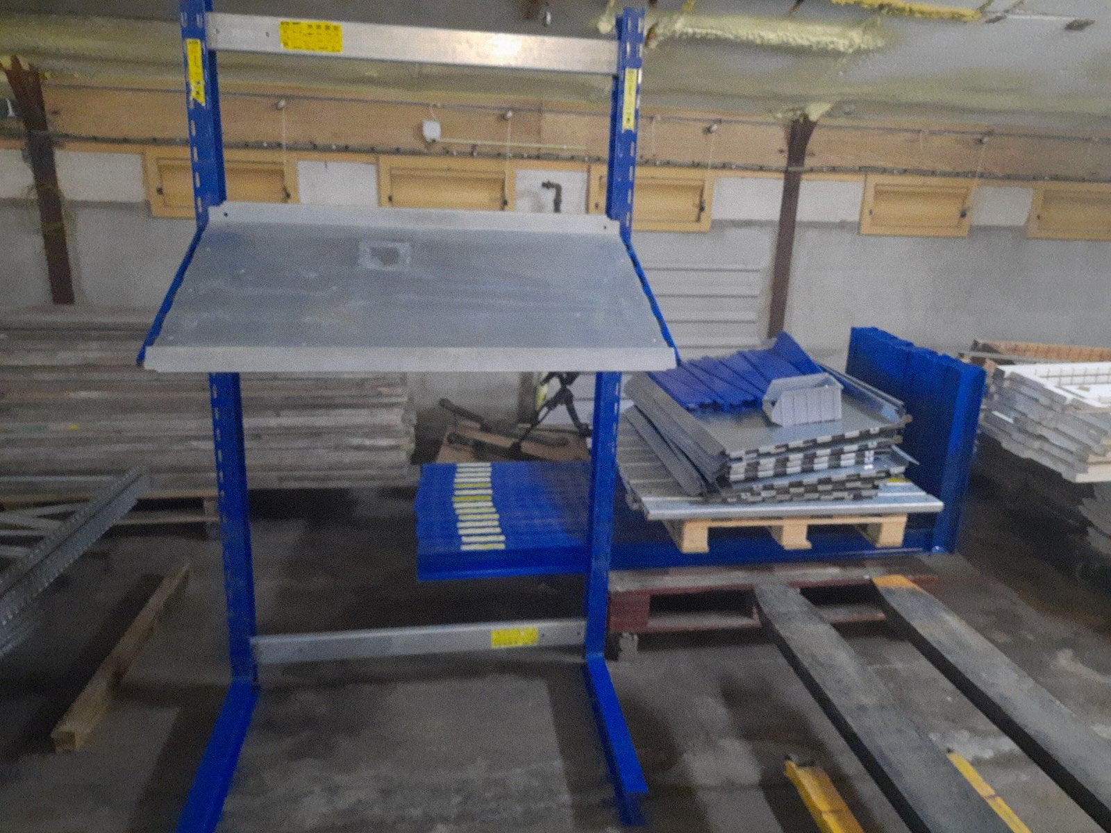 Draagarmstelling met schuine opstelling BITO, Huis en Inrichting, Ophalen, Zo goed als nieuw