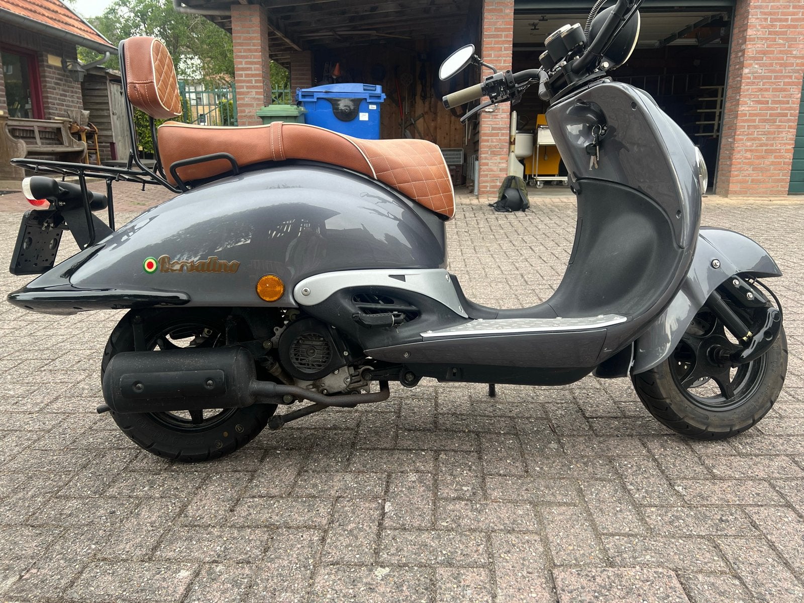 Foto 3 van Neco Borsalino 50 Scooter - Grijs, 2 Zitplaatsen