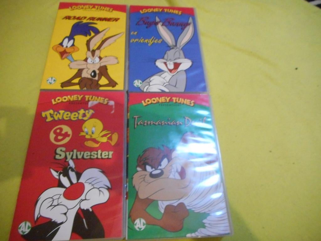 LOONEY TUNES Bugs Bunny! Leuke Cartoons Op VIDEO!, Alle leeftijden, Ophalen of Verzenden, Zo goed als nieuw, Tekenfilm