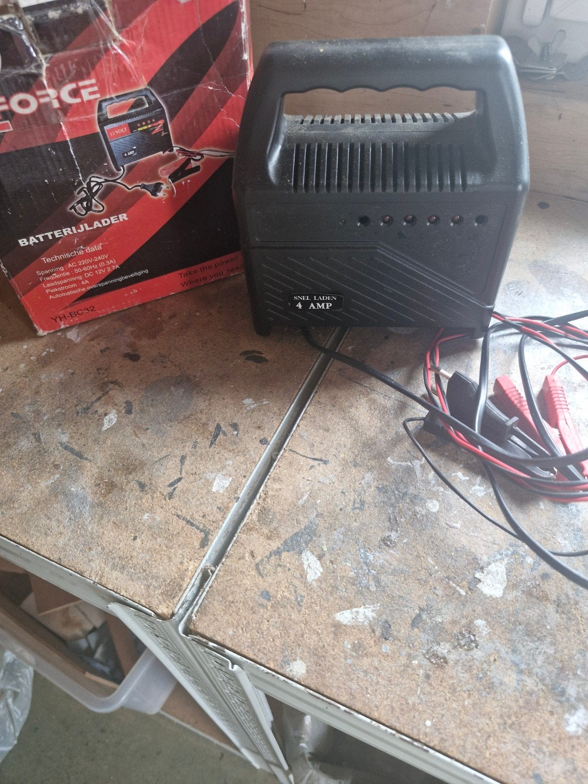 2Force Acculader 12V 4A - Voor auto en motor, Gebruikt, Universele onderdelen
