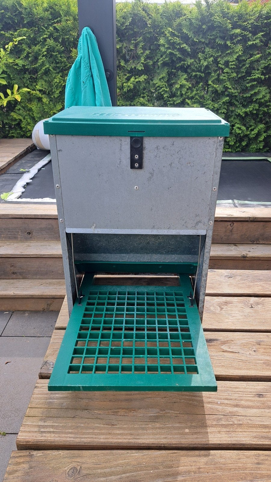 Nette trapbak, voerbak, Feed o Matic voor (kriel)kippen, Dieren en Toebehoren, Pluimvee | Toebehoren, Ophalen, Gebruikt, Drinken en Voederen