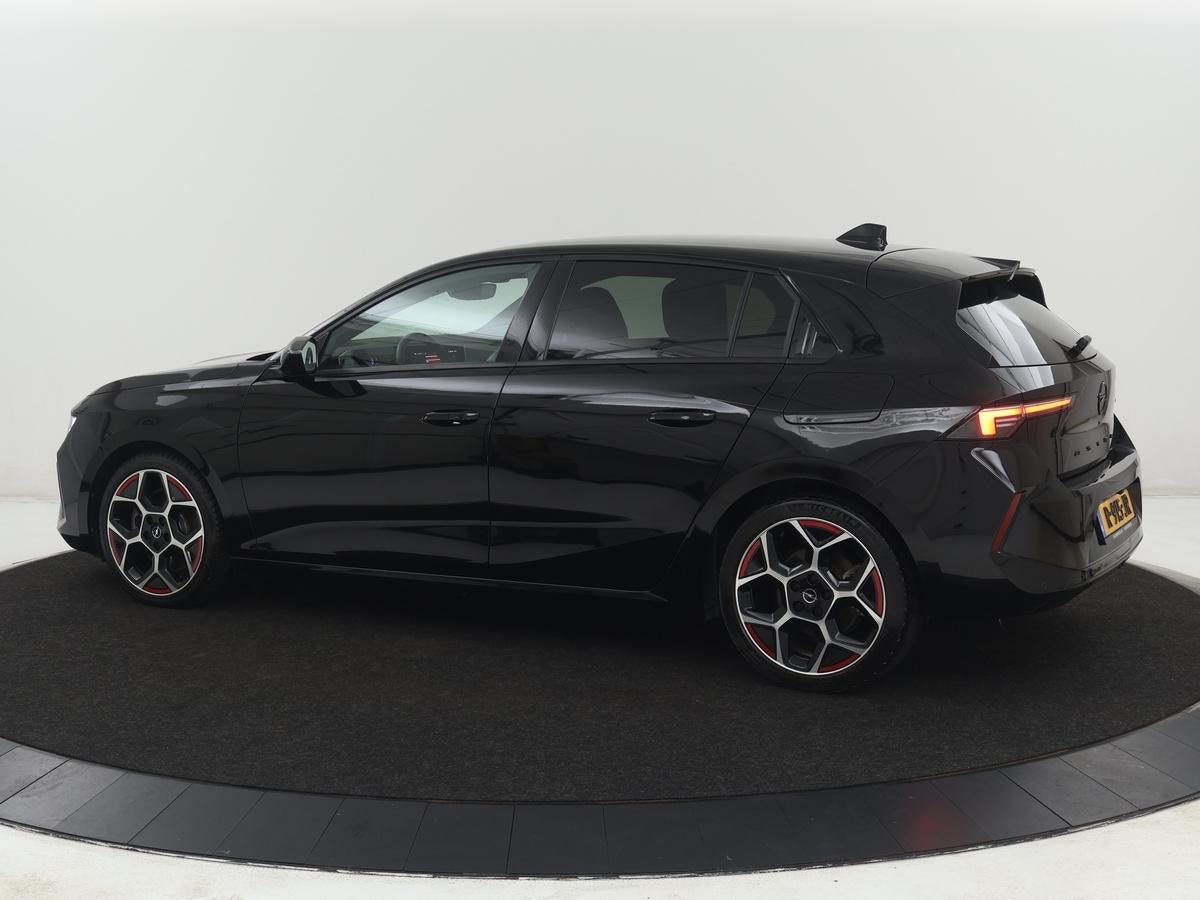 Opel Astra 1.6 Hybrid GS Line | SOH 93,3% | Head-Up | Leder, Auto's, Opel, Gebruikt, 4 cilinders, 181 pk, Zwart