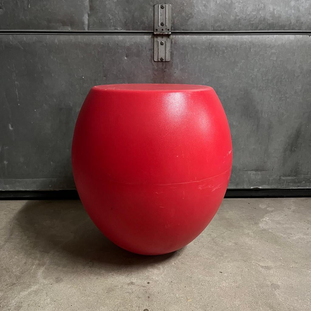 Dutch design rood kunststof kruk Tumbly door De Vorm, Kunststof, Gebruikt, De Vorm, Ophalen of Verzenden