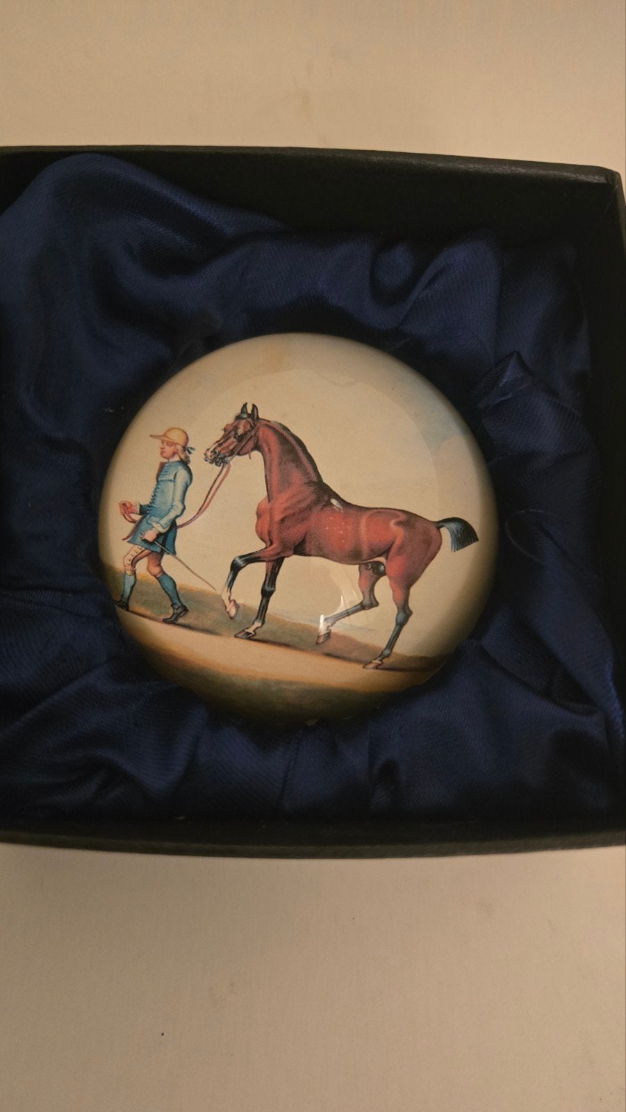 Glazen presse-papier met paard en ruiter, James Seymour, Ophalen
