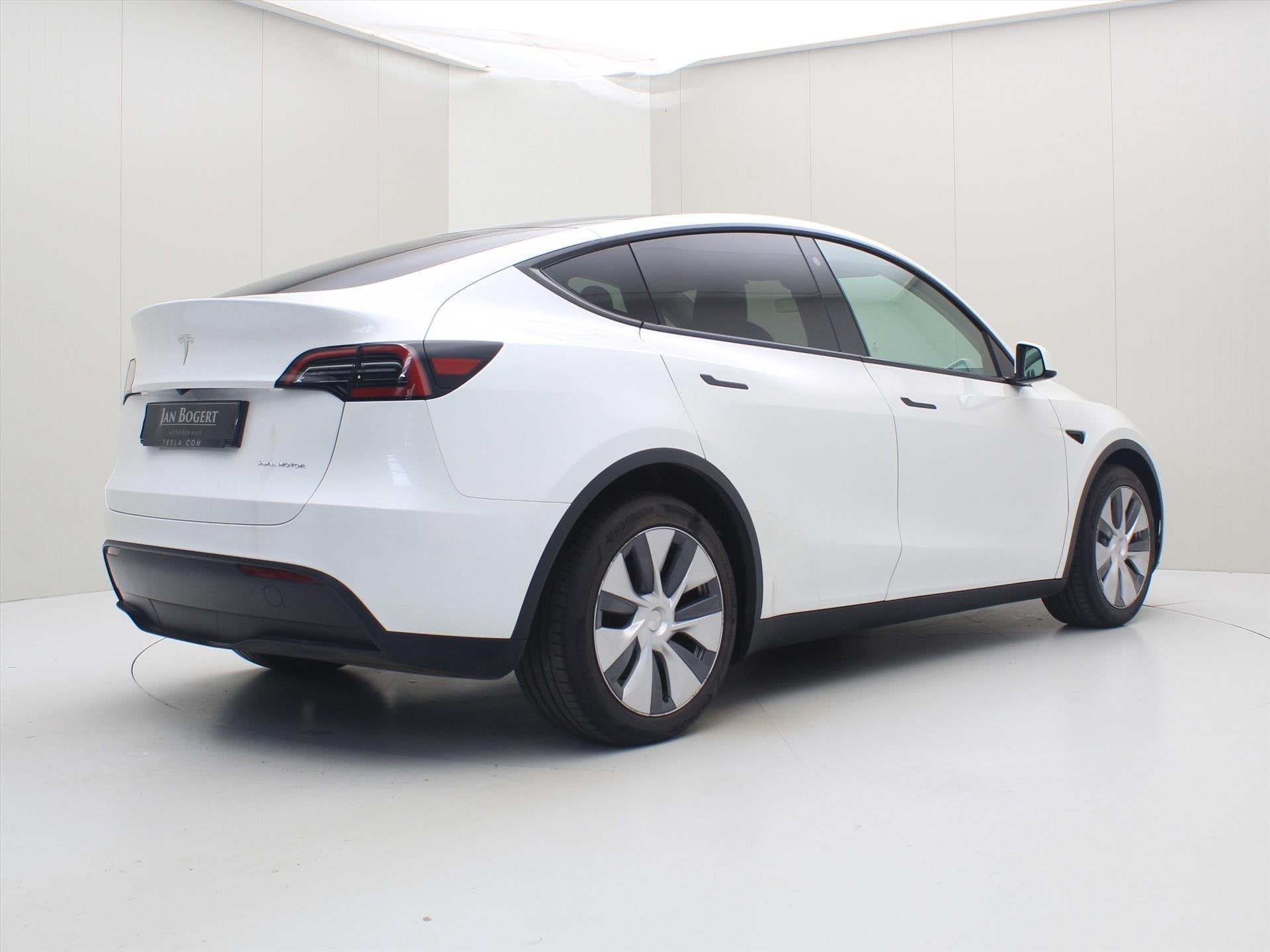 Tesla Model Y Long Range AWD 75kWh 351pk 94.4% SoH [ AMD RYZ, Automaat, Gebruikt, Zwart, Wit