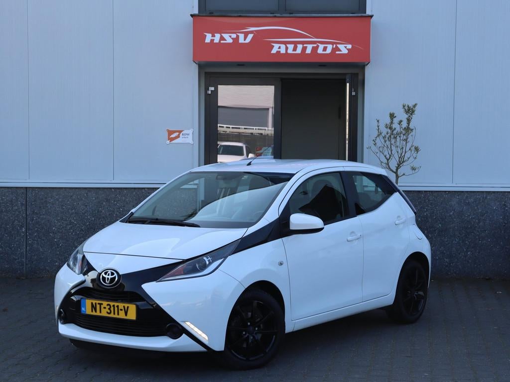 Toyota Aygo 1.0 VVT-i x-play airco LM 4-deurs, Voorwielaandrijving, Gebruikt, Euro 6, 4 stoelen