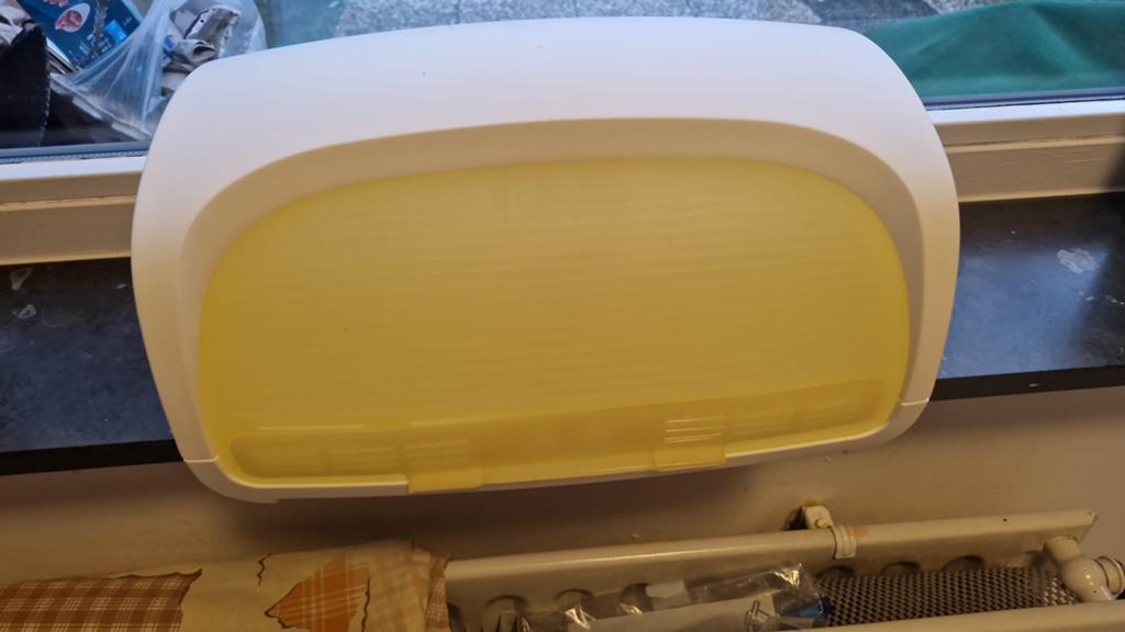 Witte broodtrommel met geel transparant deksel tupperware, Gebruikt, Kunststof, Ophalen of Verzenden, Broodtrommel