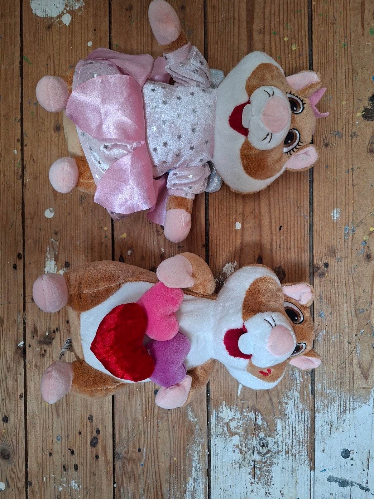 Twee schattige hamster knuffels, Hamster, Ophalen of Verzenden, Zo goed als nieuw, Met kleding of accessoire