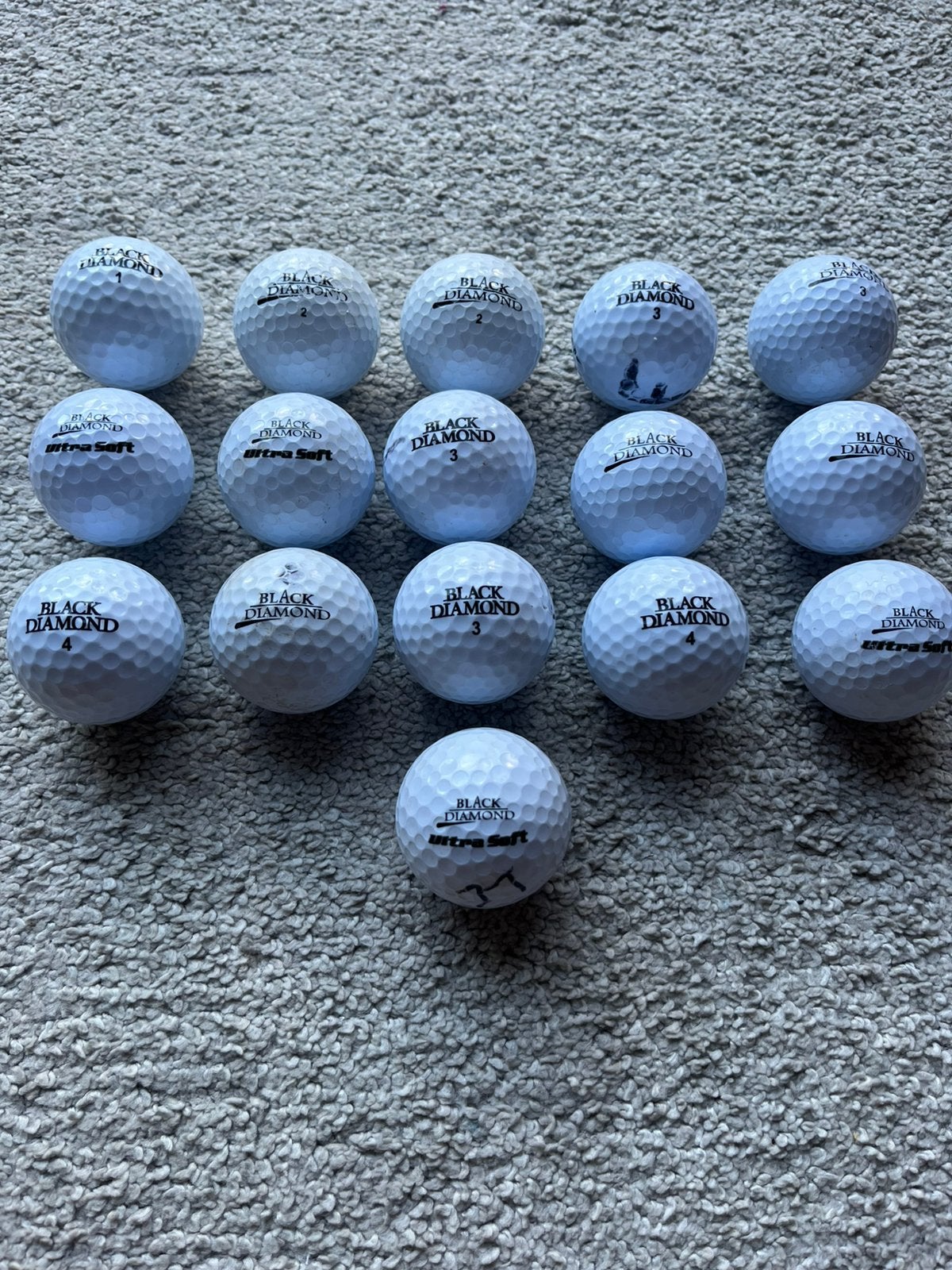 16 mooie Black Diamond Golfballen, Sport en Fitness, Golf, Ophalen of Verzenden, Gebruikt, Bal(len)