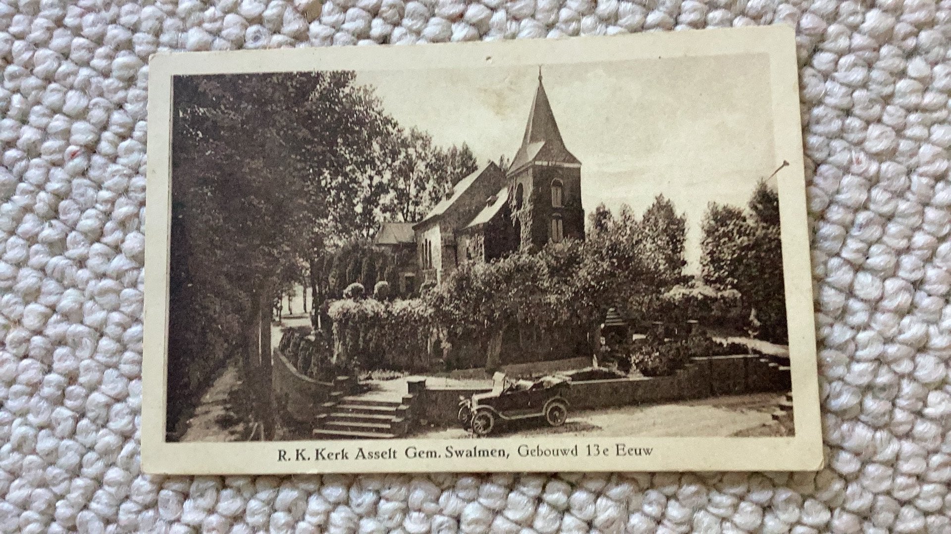 Ansichtkaart Asselt R.K. Kerk 1927. 988, Ophalen of Verzenden, 1920 tot 1940, Gelopen, Limburg