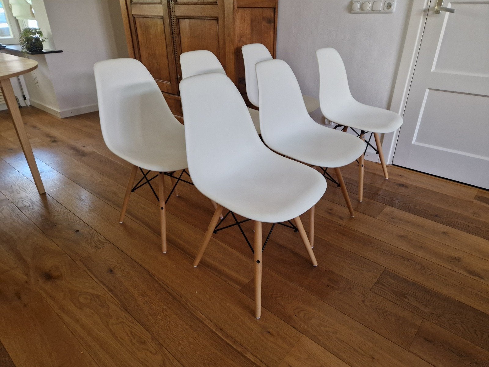 eetkamerstoelen 6 replica Vitra Eames DSW wit, Ophalen, Zo goed als nieuw