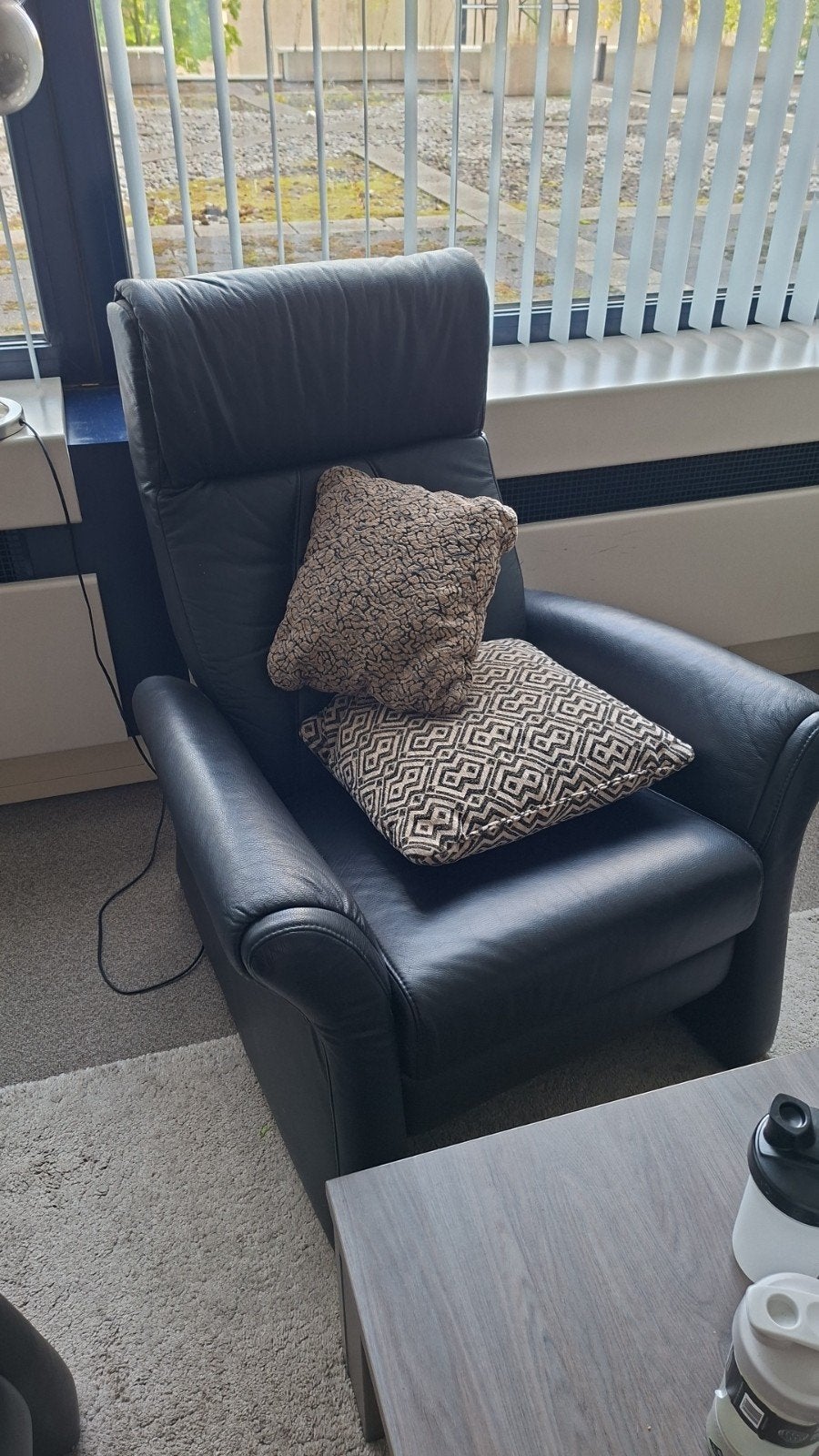 Zwarte leren fauteuil, Ophalen, Gebruikt, Modern klassiek, 75 tot 100 cm