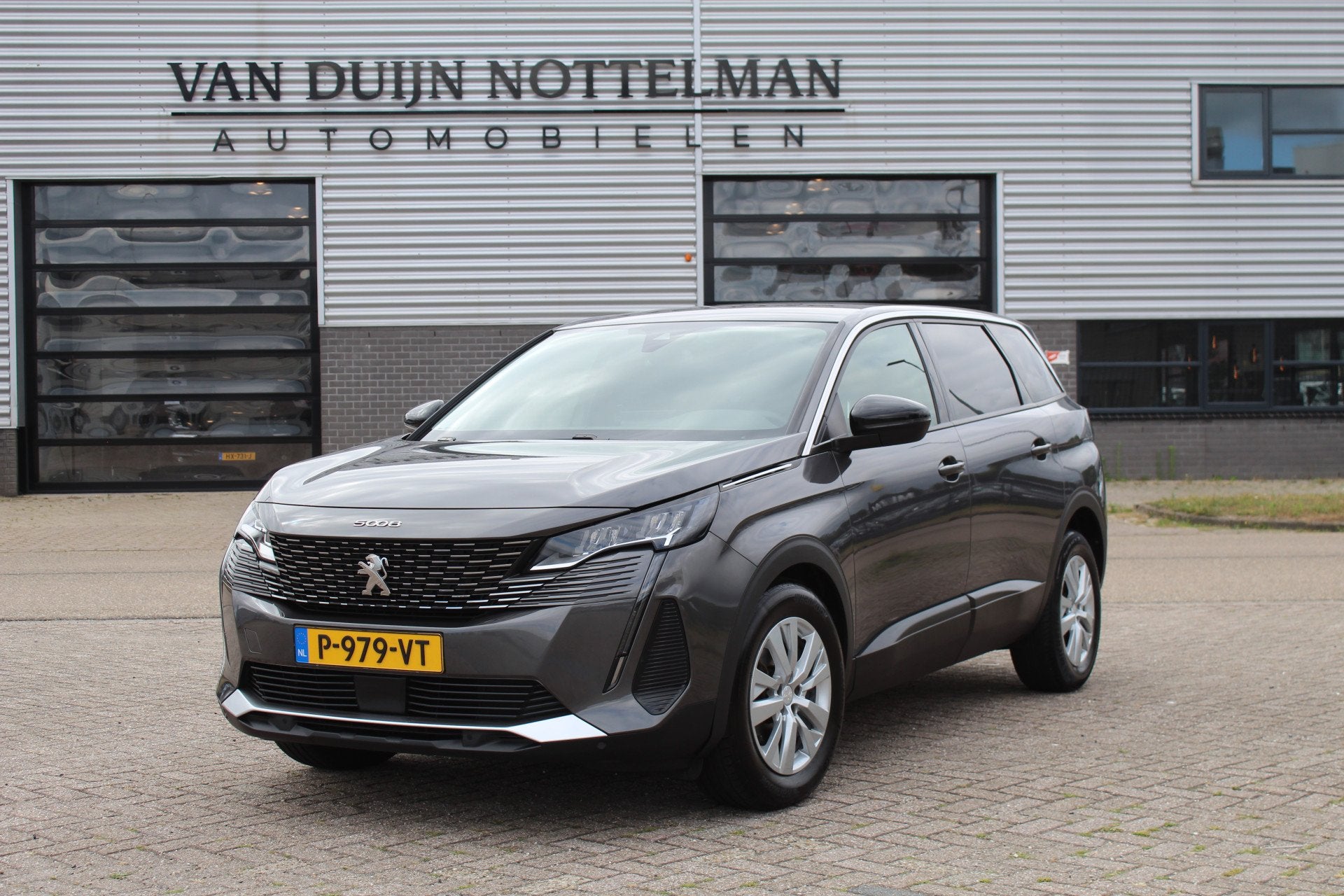 Peugeot 5008 1.2 PureTech Active Pack Business / 7 Persoons, Voorwielaandrijving, Stof, Gebruikt, 1199 cc