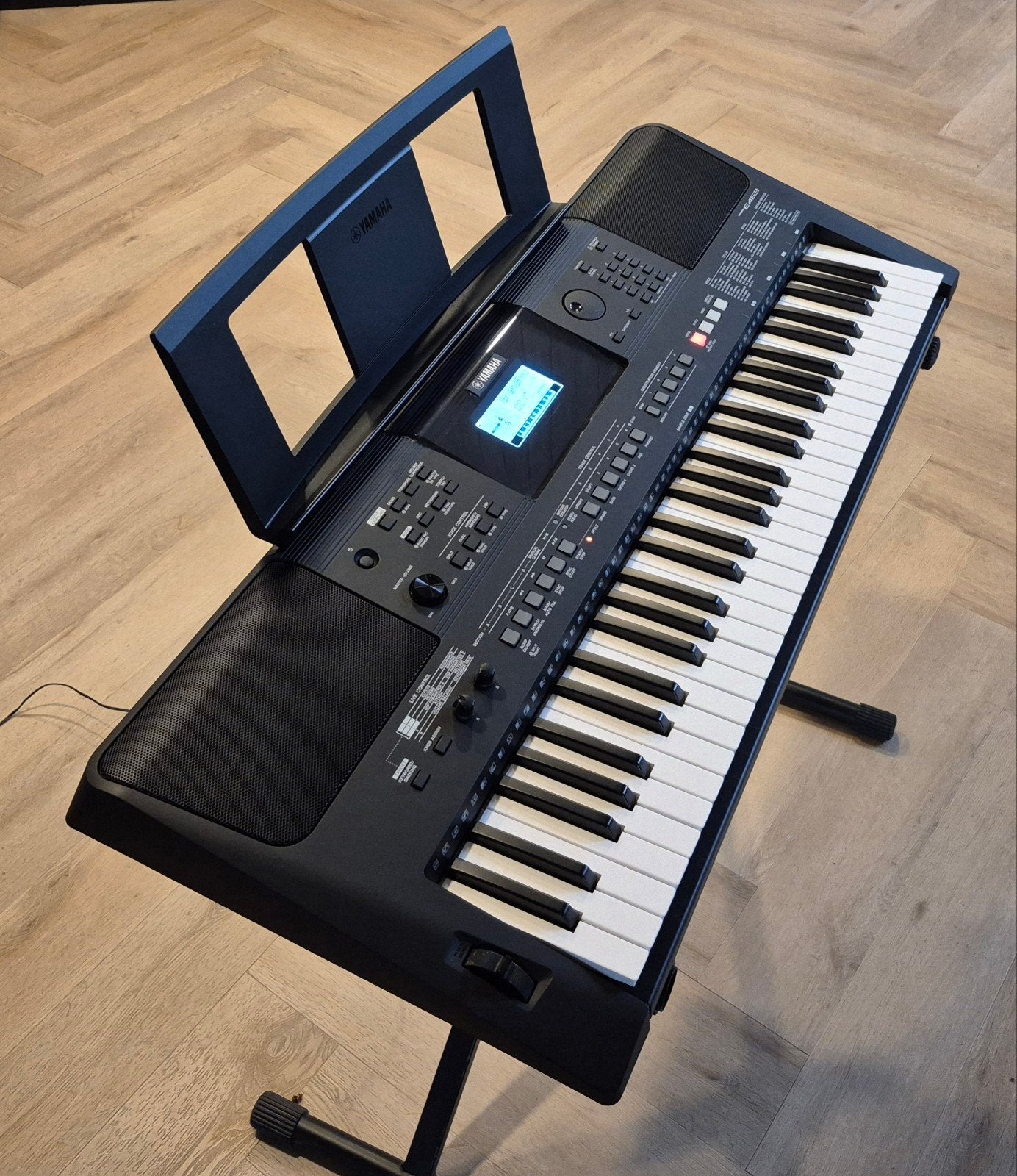 Yamaha PSR E463 incl. Quik Lok standaard en verstelbare kruk, Ophalen, Zo goed als nieuw, 61 toetsen, Yamaha