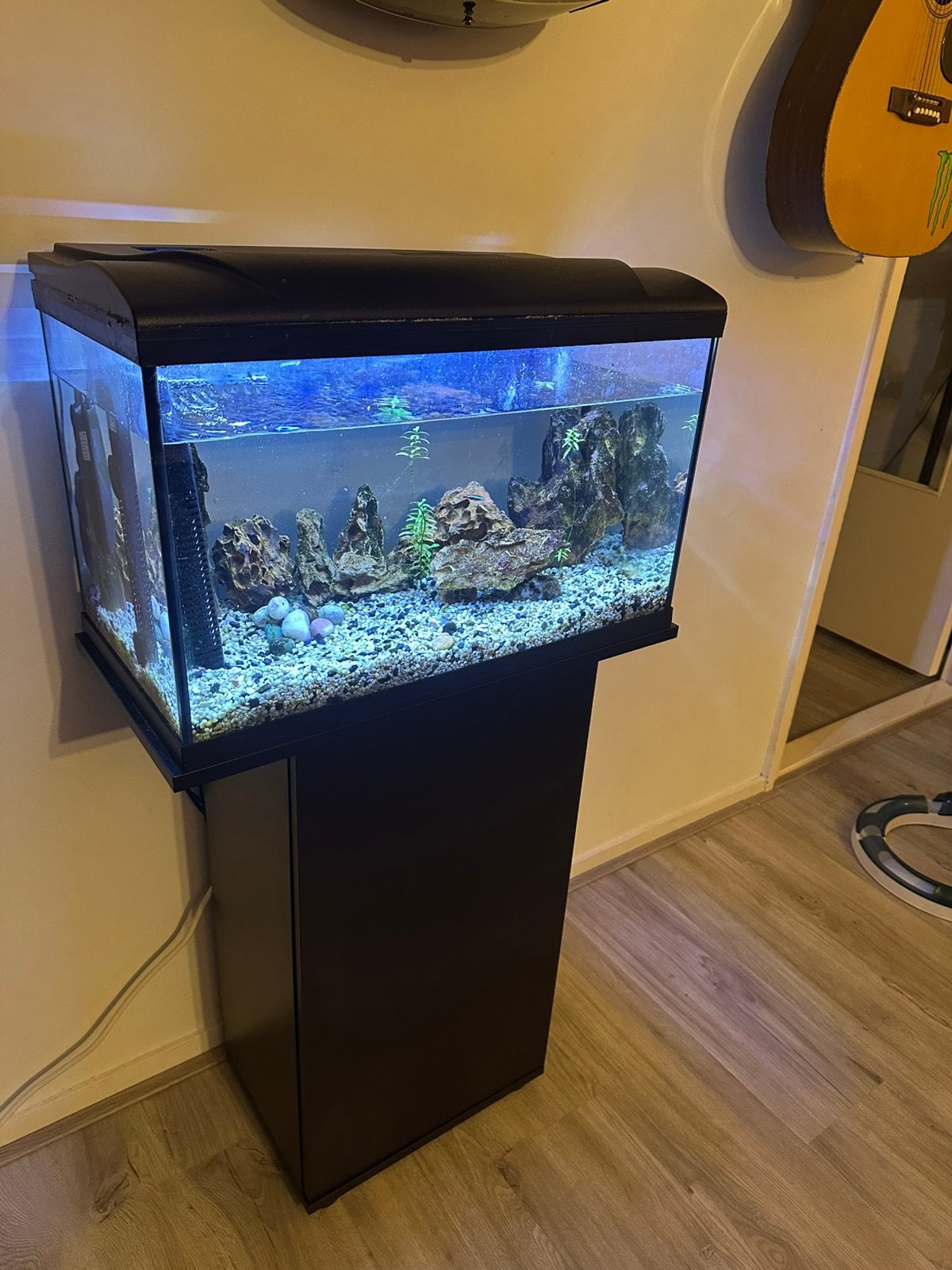 Aquarium 70L compleet met kast en accessoires, Ophalen, Pomp, Zo goed als nieuw, Leeg aquarium