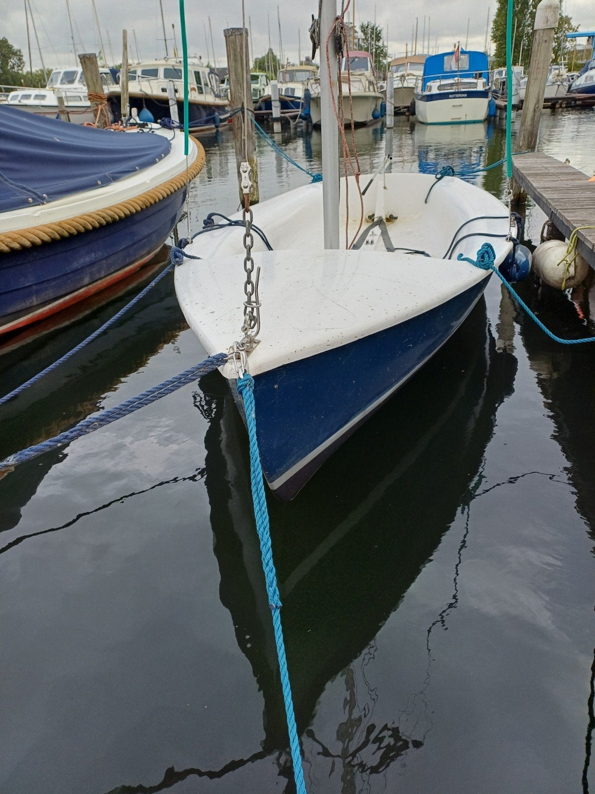 Flying Junior zeilboot met trailer, Watersport en Boten, Open zeilboten, Ophalen, Gebruikt, 4 m, Polyester
