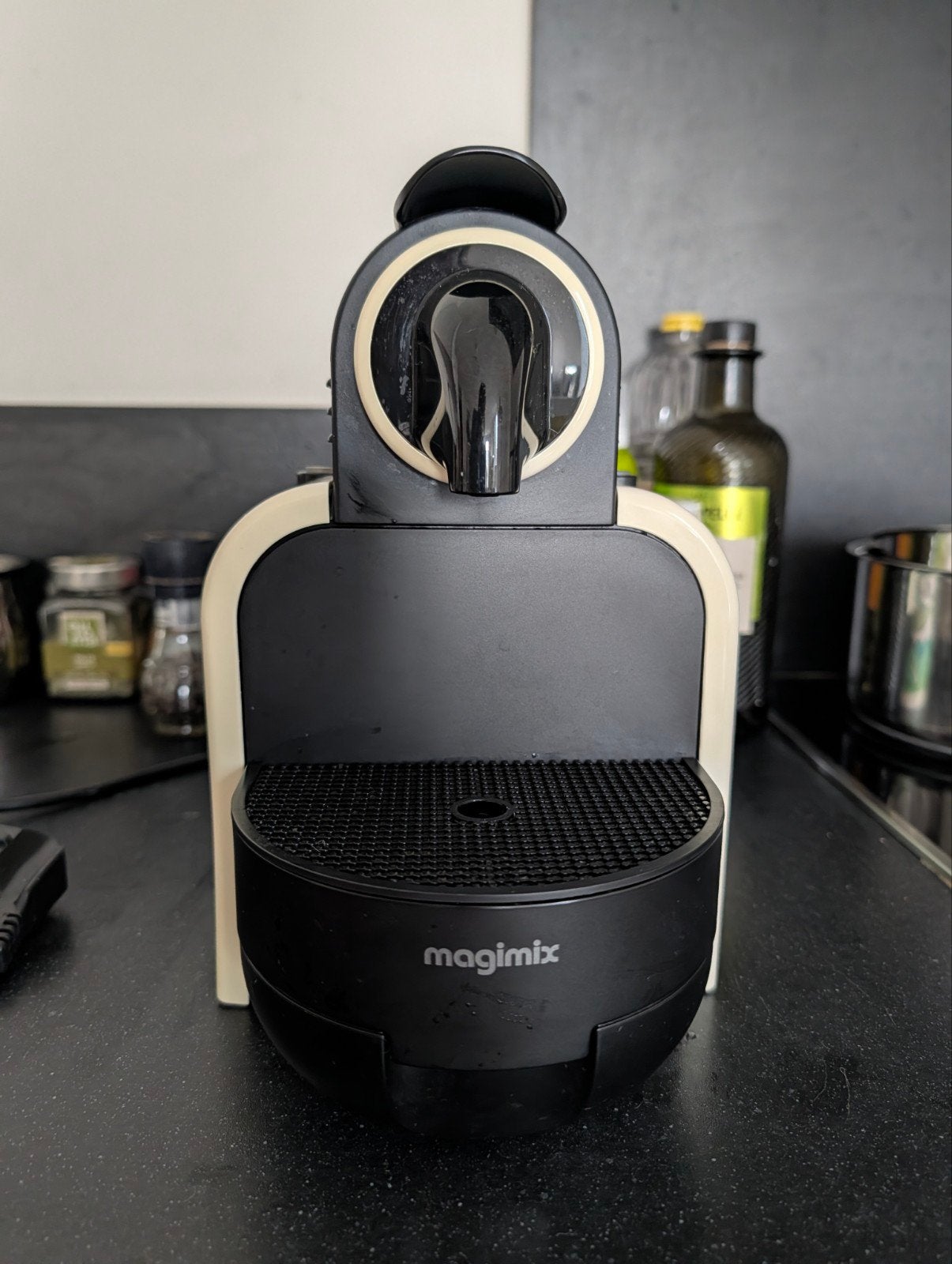 Magimix Nespresso Inissia Coffee Machine, Espresso apparaat, Ophalen of Verzenden, Zo goed als nieuw, 1 kopje