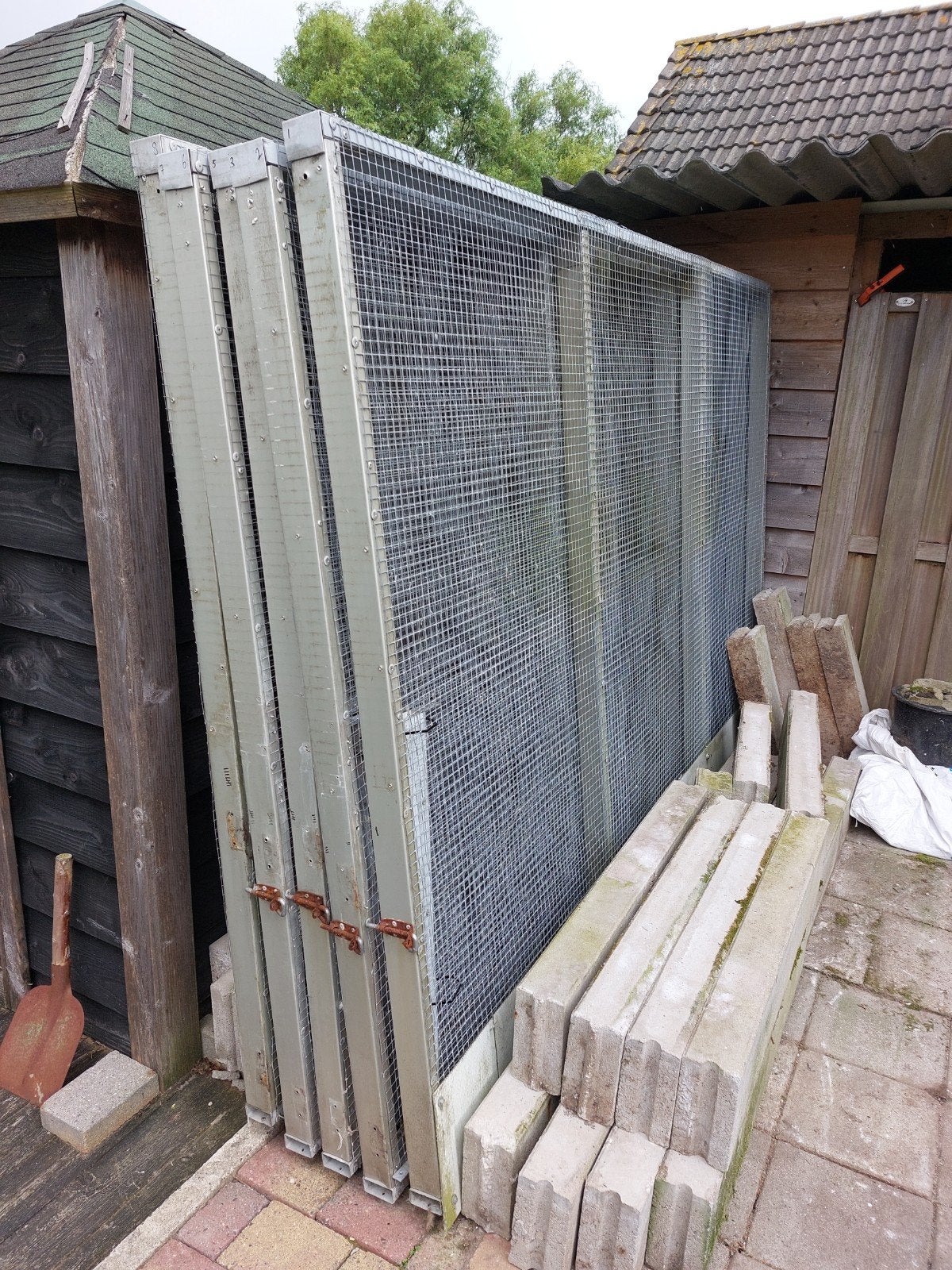 Zelfbouw Volière / Buitenvolière - Compleet - 9 jaar oud, Dieren en Toebehoren, Ophalen, Gebruikt, Aluminium, Volière