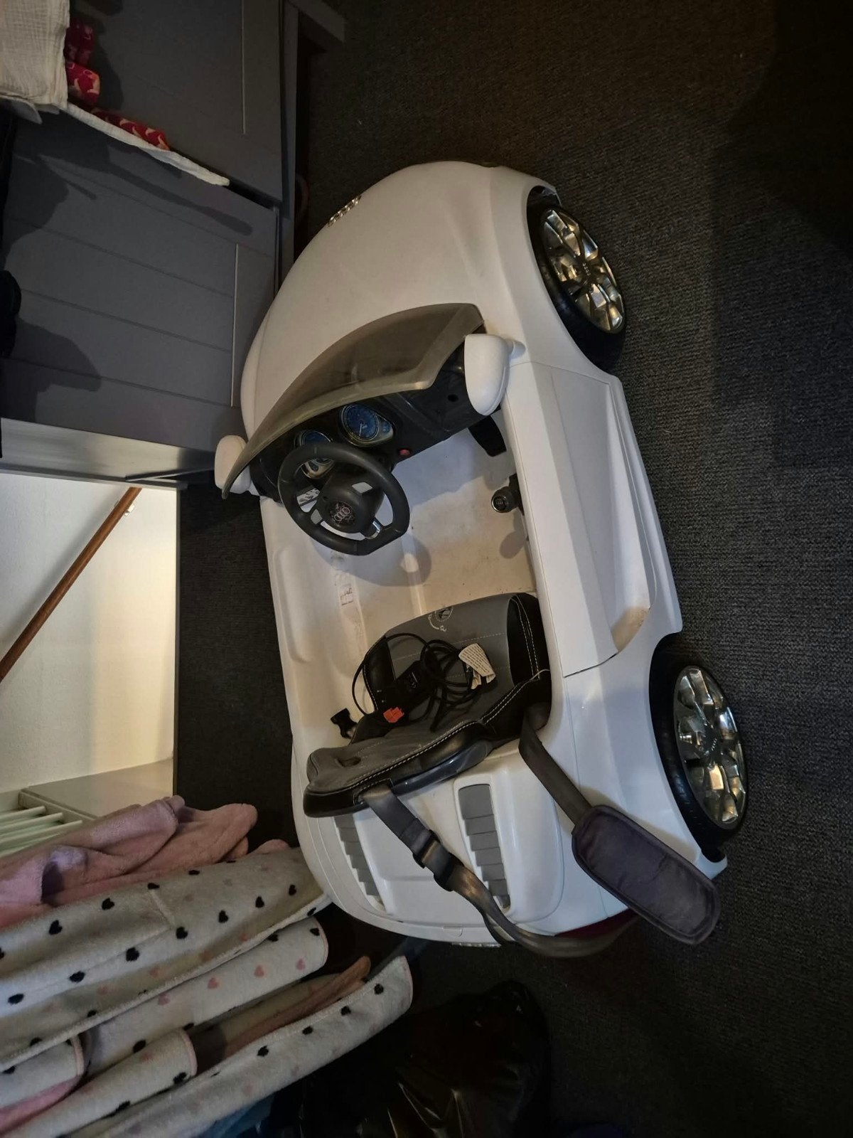 Audi R8 Spyder elektrische kinderauto, Ophalen, Gebruikt, Trapvoertuig